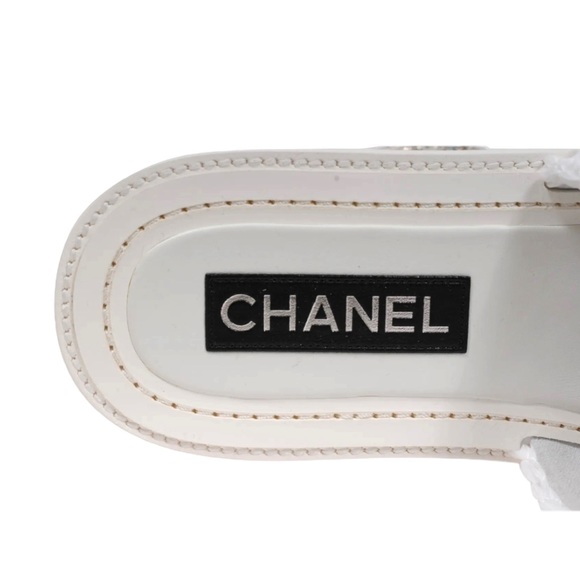 🆕 Chanel Logo Sandals White Raffia Crystal Strass Flats Flip Flop mules - Picture 10 of 11